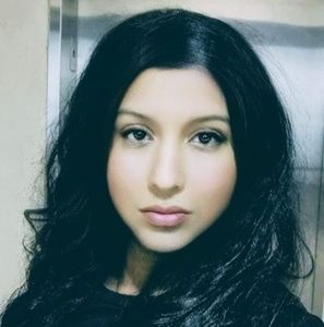 Meet your Posher, Marcela